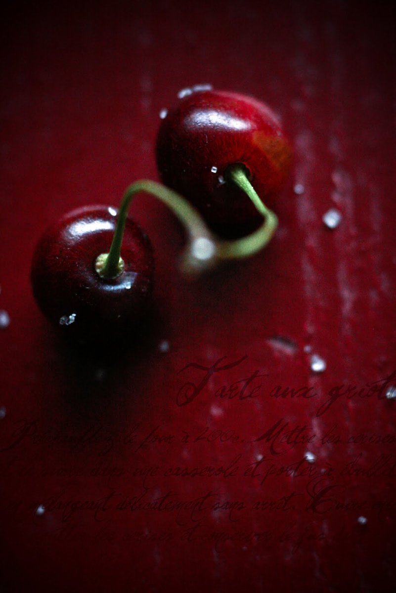 Цвет переспелой вишни