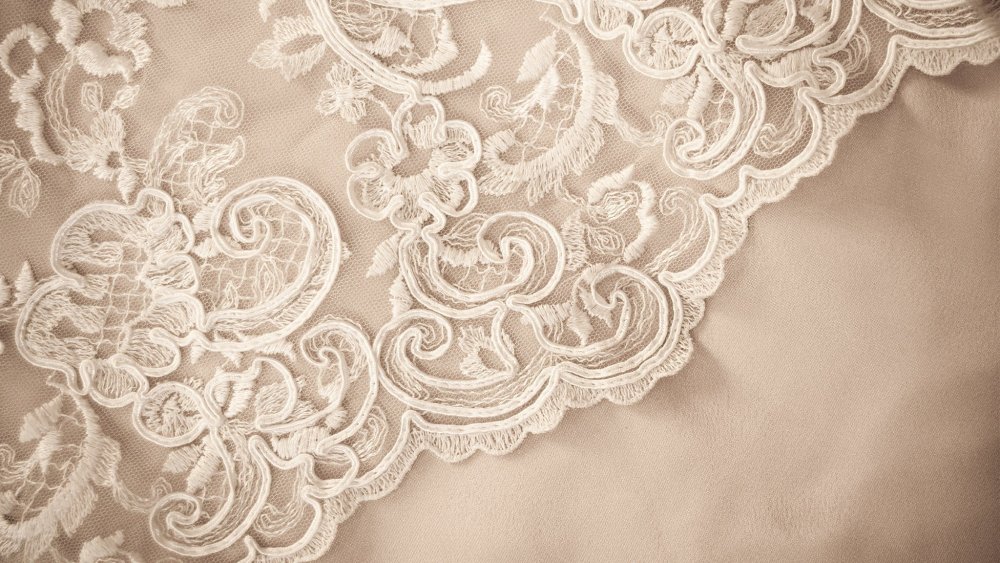 Белое кружево