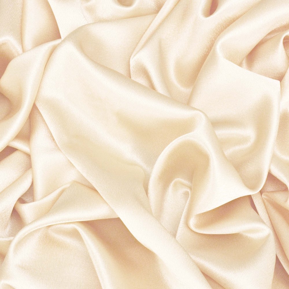 Бежевый шелк