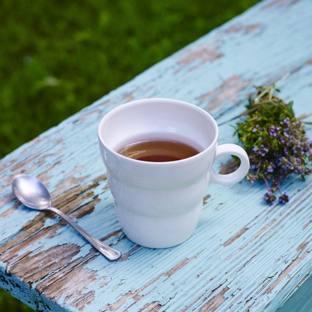 Кружка чая на природе