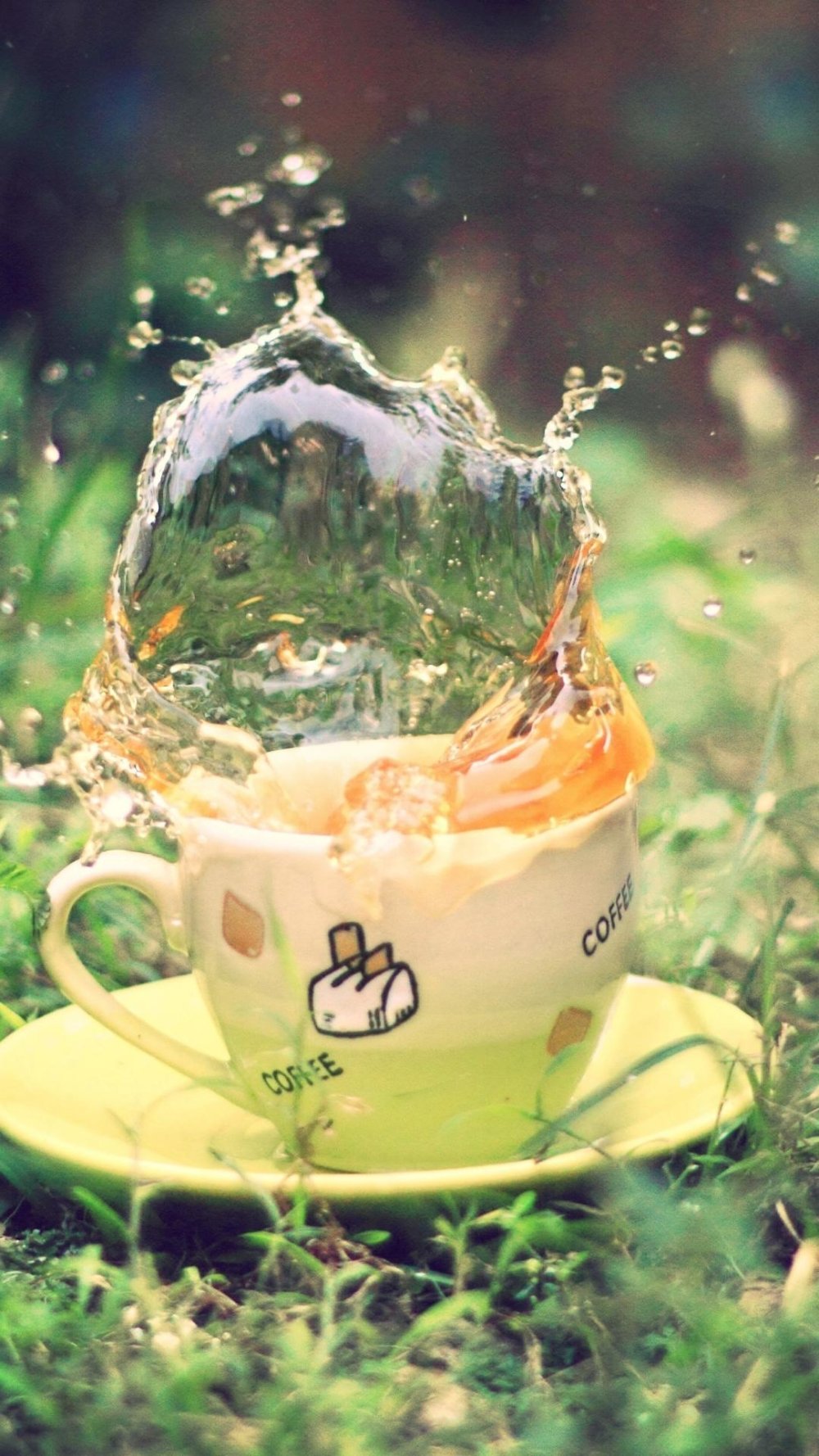 Кружка чая на природе