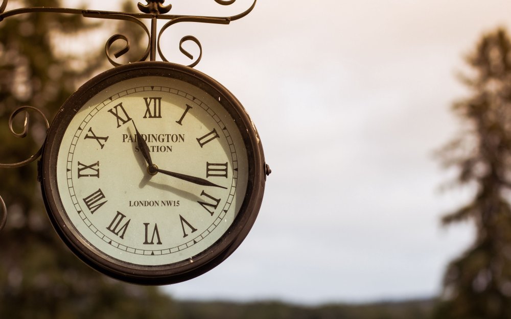 Красивые старинные часы