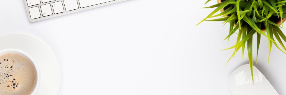 Светлый стол сверху