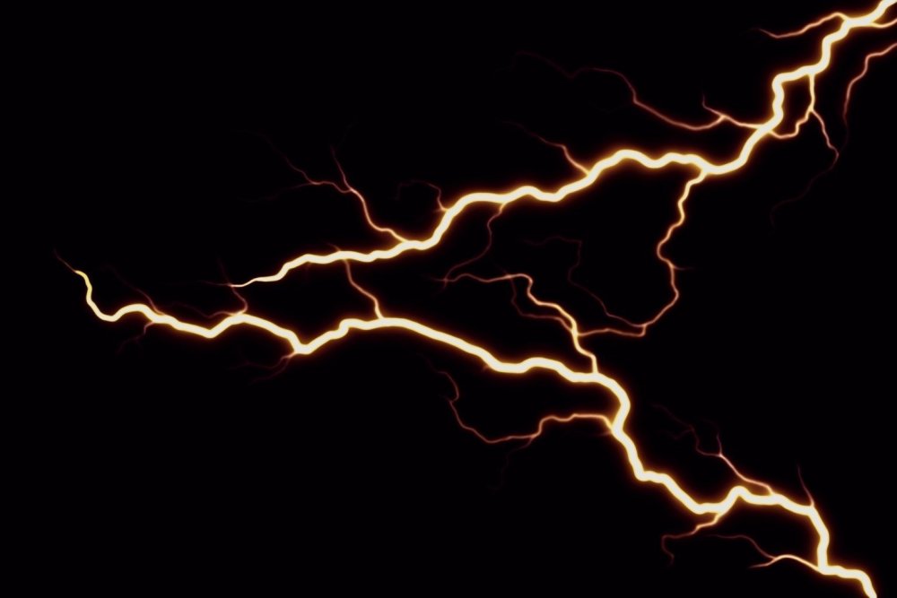 Молния на Красном фоне