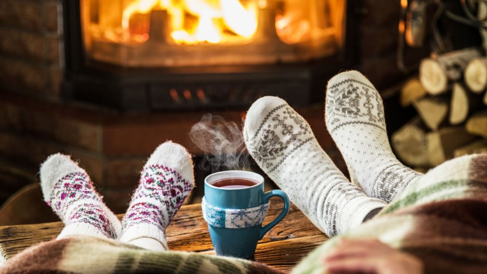 Снежная зима семья уют