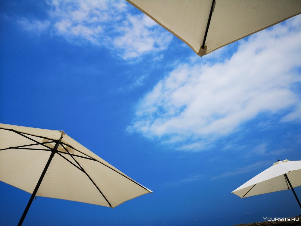 Зонтики в небе