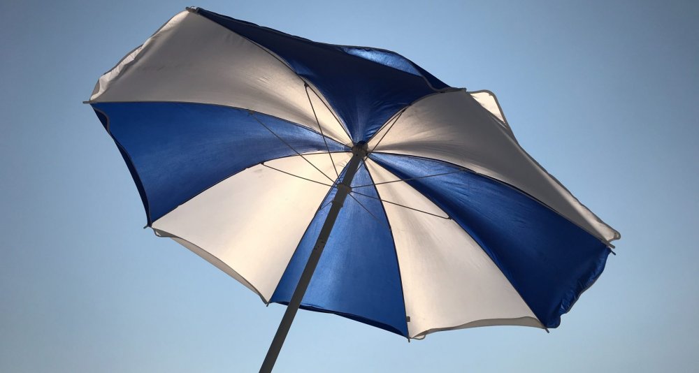 Загадка про пляжный зонт