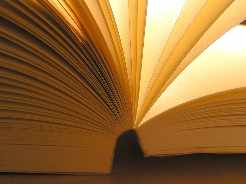 Абстрактный фон с книгами