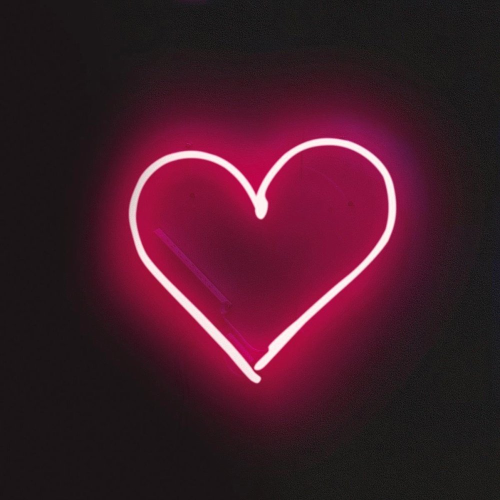 Неоновое сердце