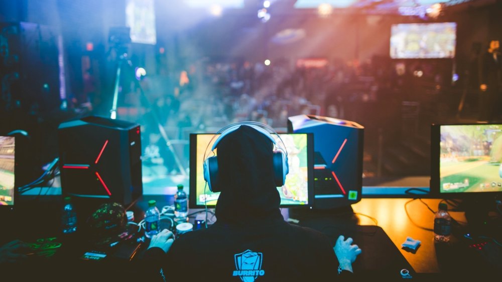 Киберспорт со спины