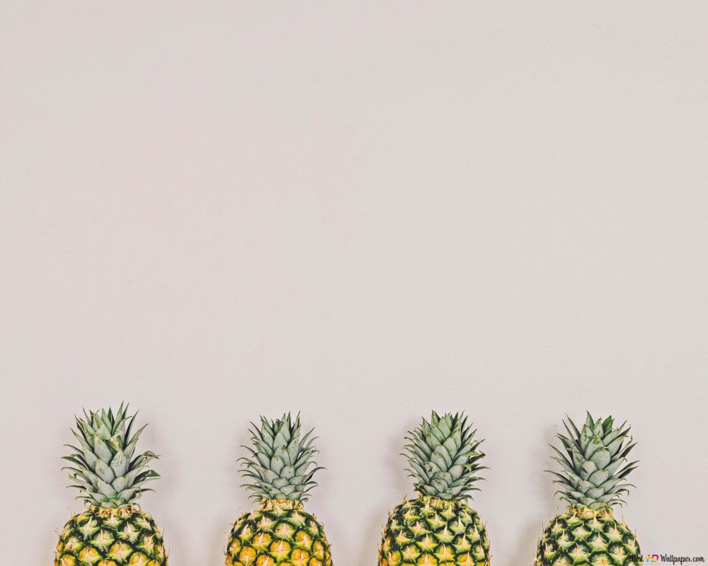 Ананас на черном фоне