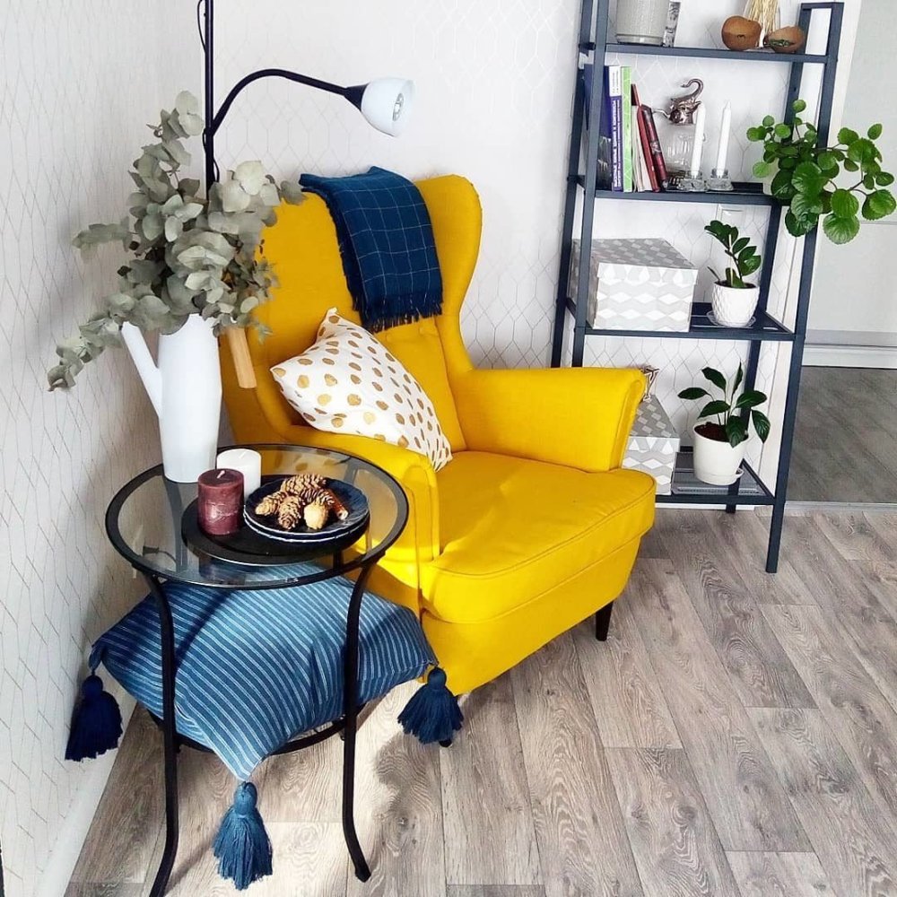 Бирюзовое кресло в интерьере