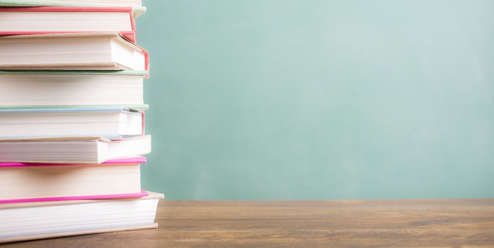 Книжные новинки фон