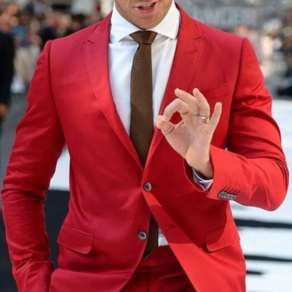 Человек в Красном костюме