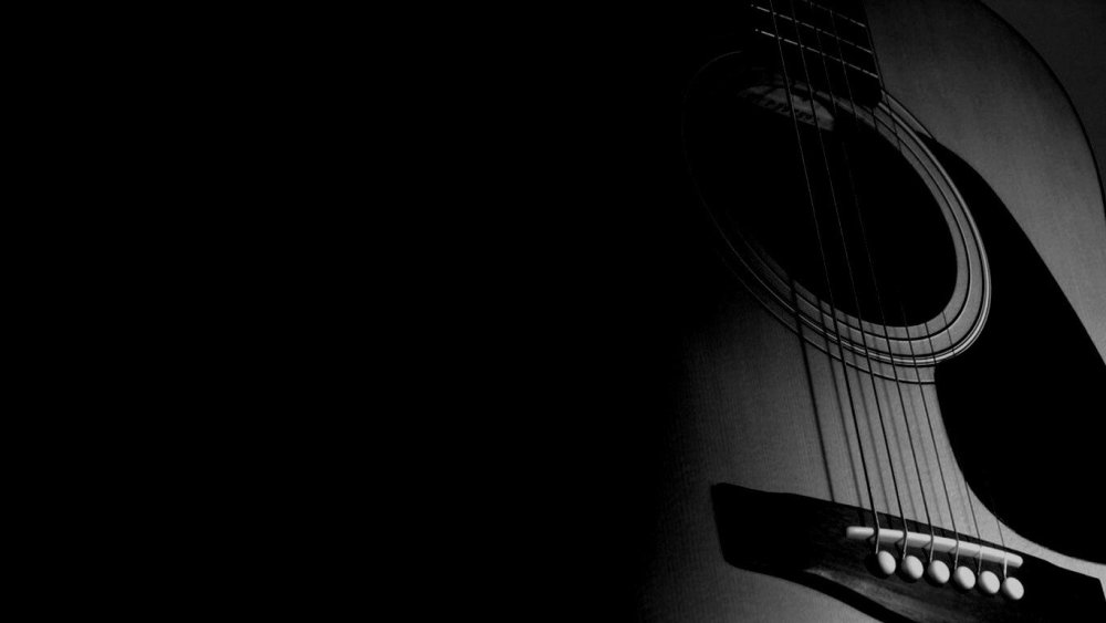 Музыкант на темном фоне