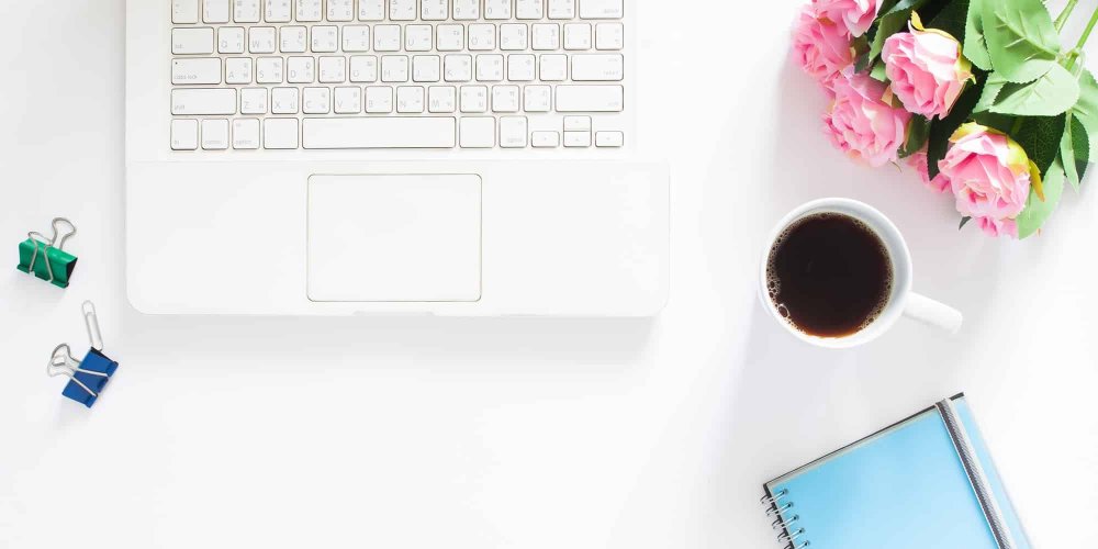 Белый стол сверху