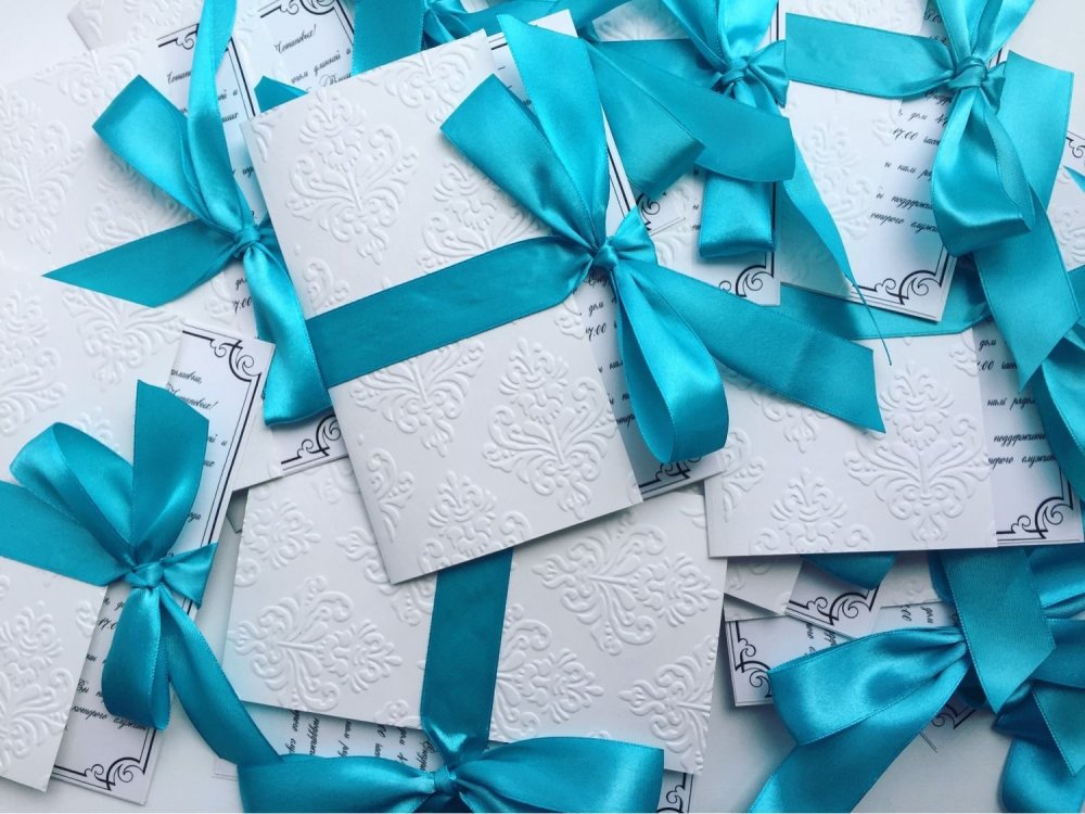 Красивый бирюзовый фон с узорами