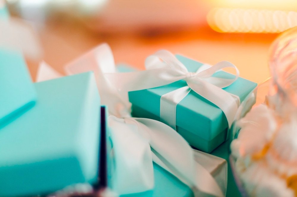 Подарок бирюзового цвета