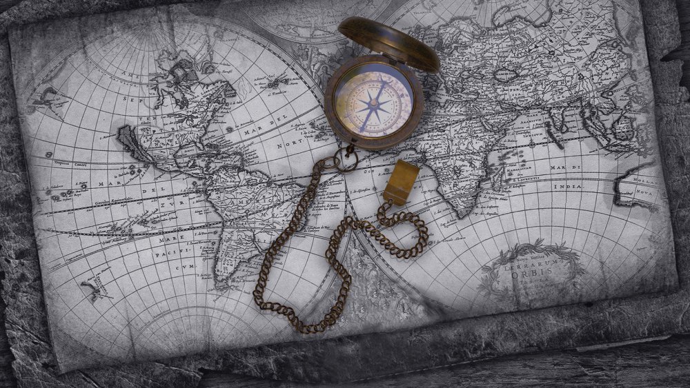 Карта мира с компасом