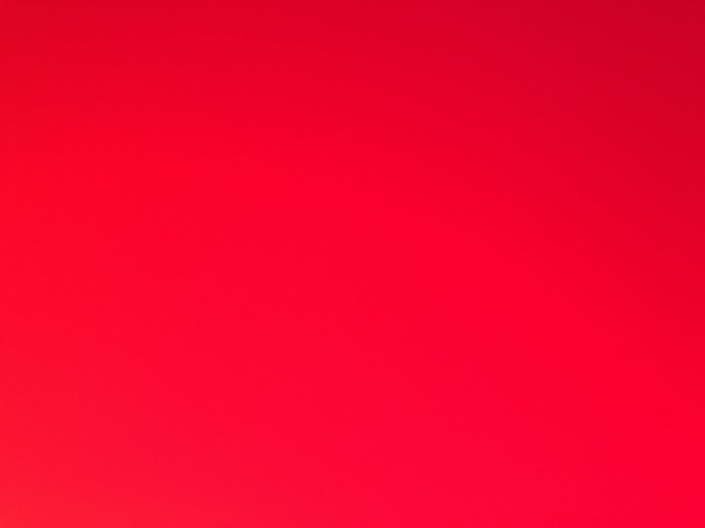 Красный цвет однотонный яркий