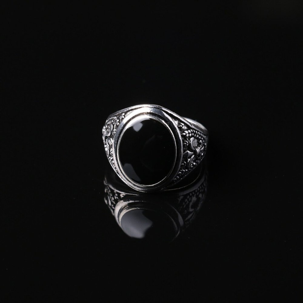 Мужской перстень большой овальный