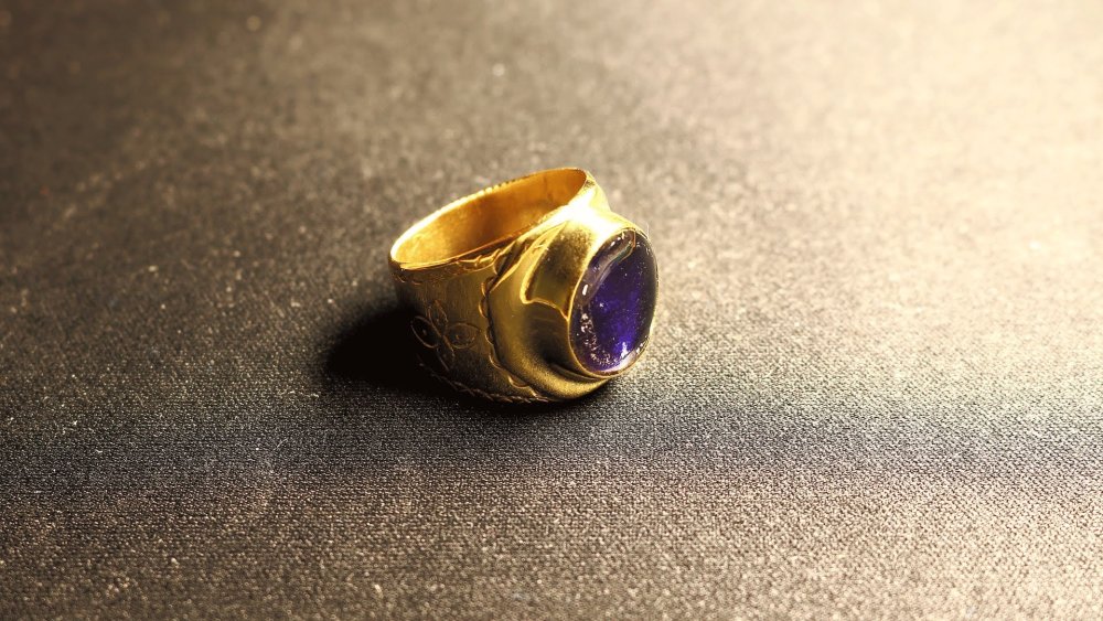 Дед в перстнях