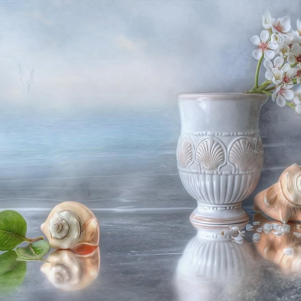 Натюрморт на бежевом фоне