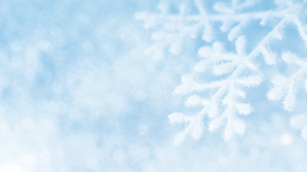 Морозные узоры на белом фоне