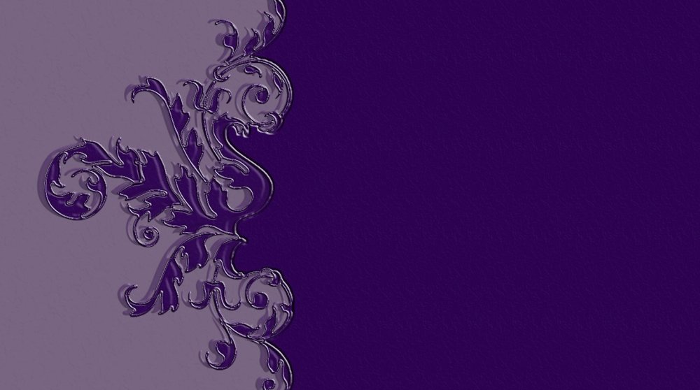 Обои с фиолетовыми вензелями