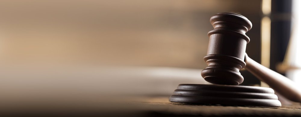 Юридический фон