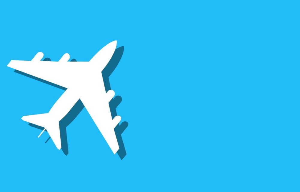 Самолетик на голубом фоне