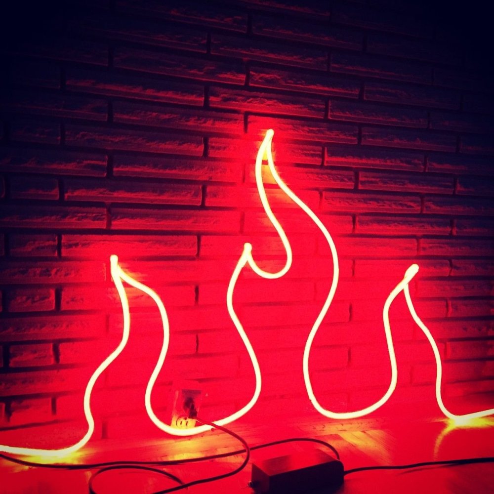 Неоновая вывеска огонь