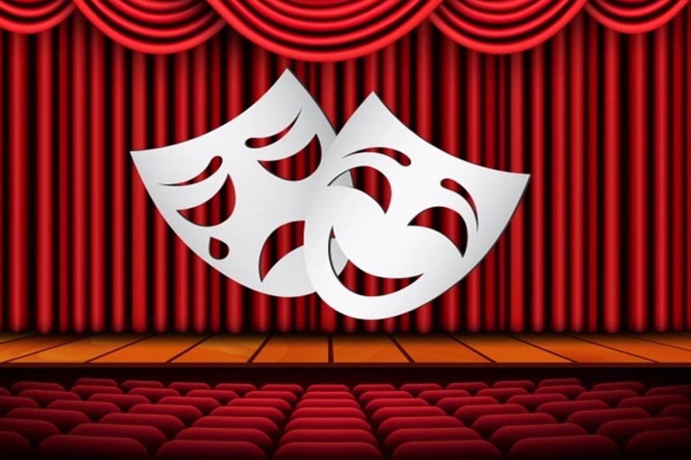 Аппликация на занавесе в театре