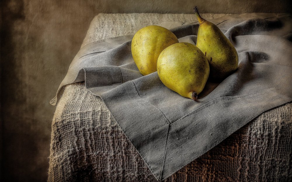 Натюрморт с грушами