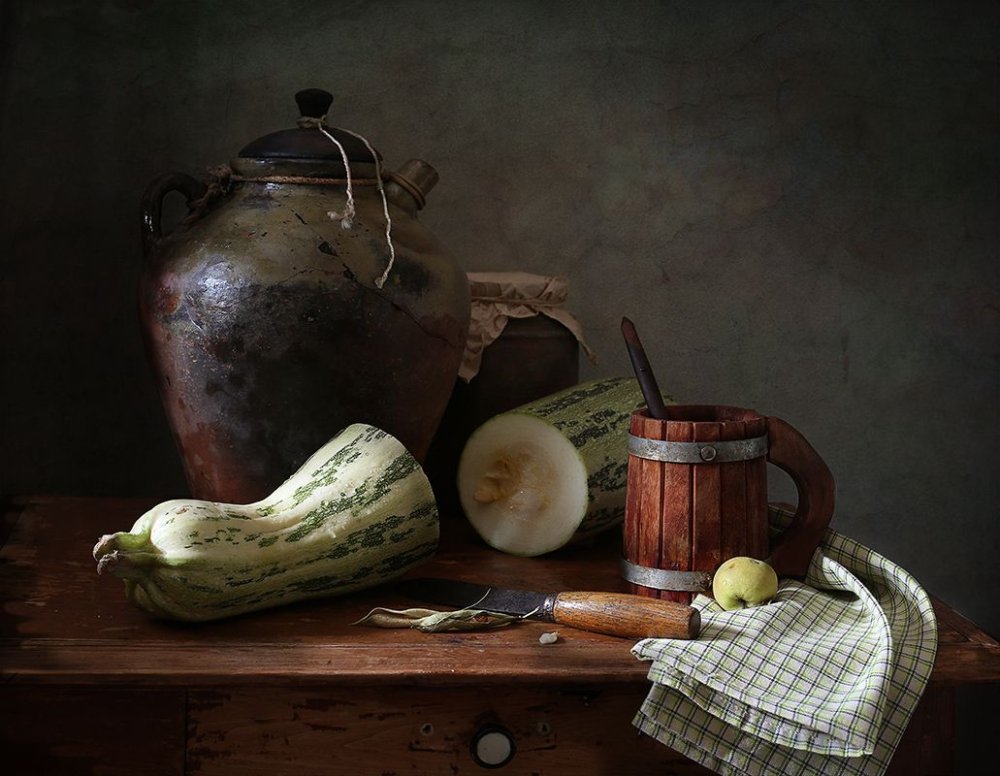 Натюрморт из крупных предметов быта