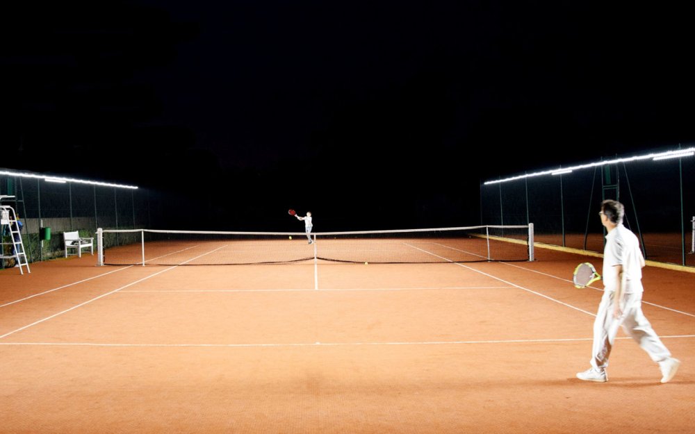 Теннисный корт зеленый