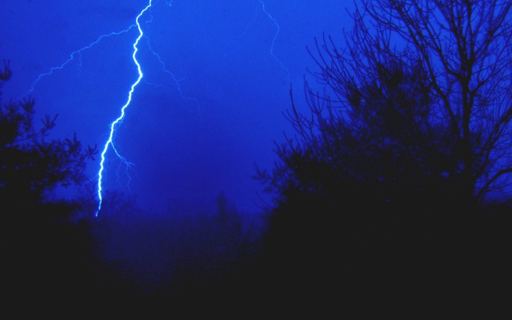 Фиолетовая молния