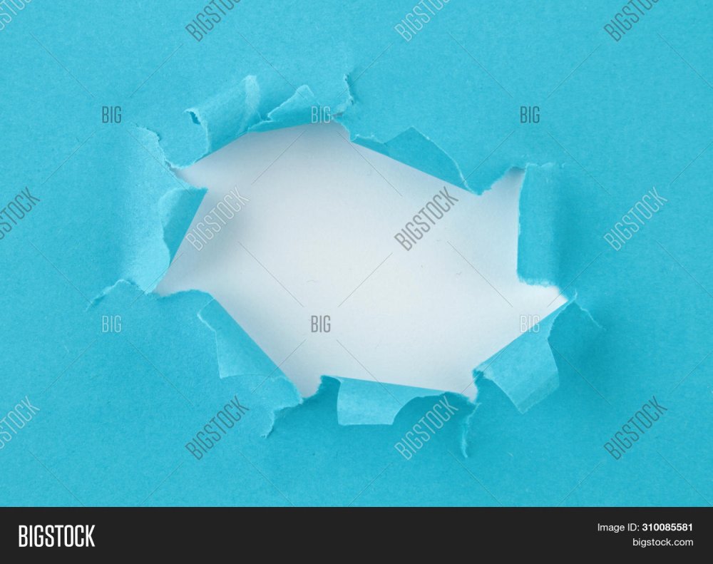 Рваная дыра в бумаге