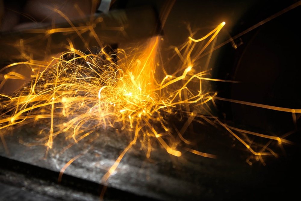 Брызги металла