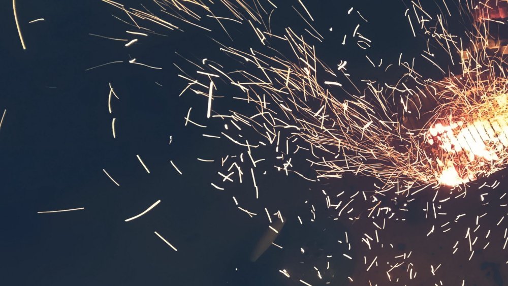 Искры от электричества