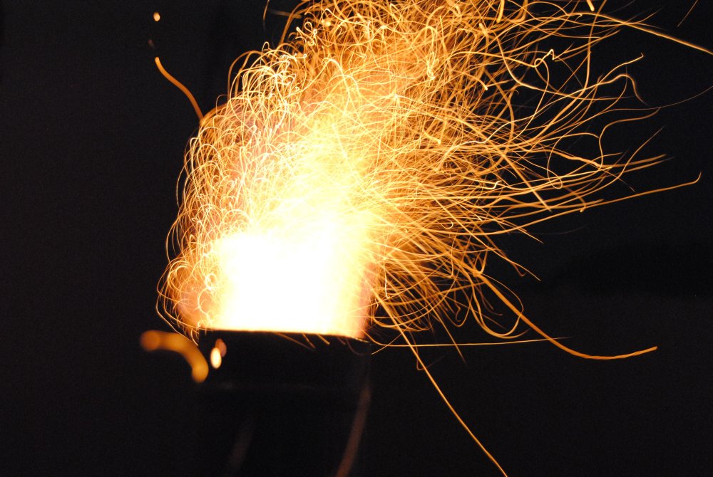 Электрические вспышка молнии