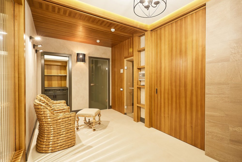 Коридор в эко стиле