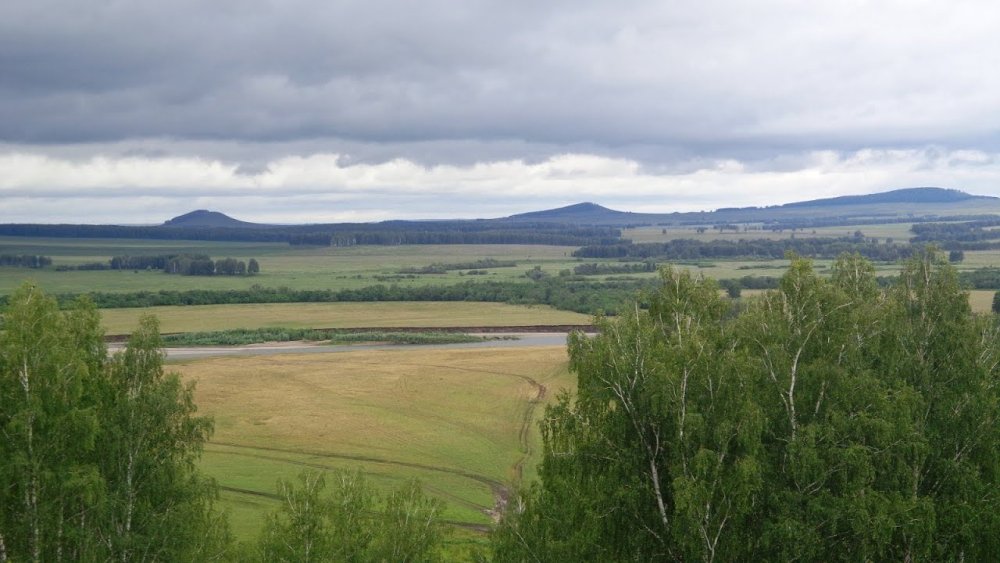 Удмуртия Холмистая равнина