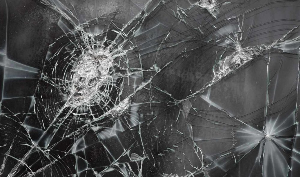 Фото на рабочий стол разбитый экран