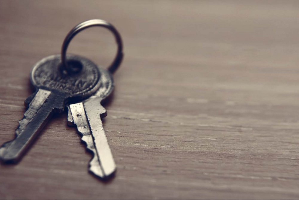 Золотой ключик на Светлом фоне