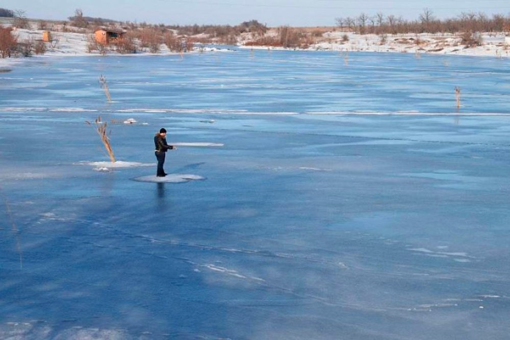 Зимняя рыбалка фон для презентации