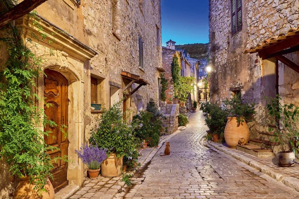 Старый город улочка Италия