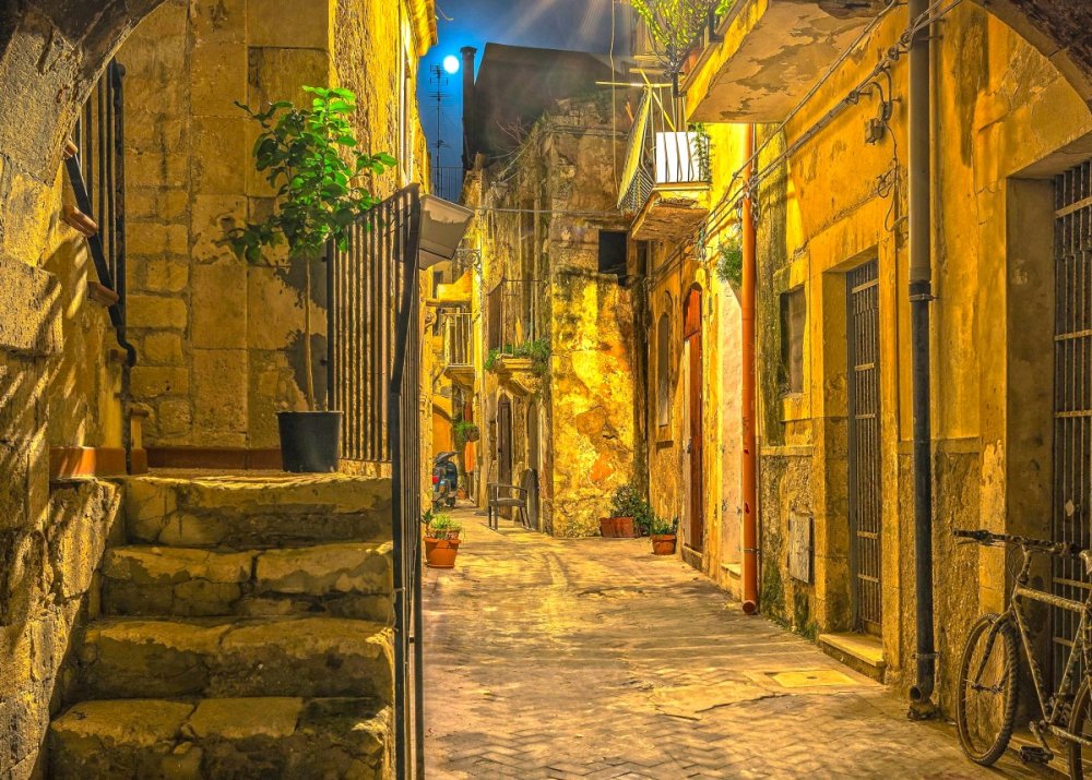 Узкие улочки Италии
