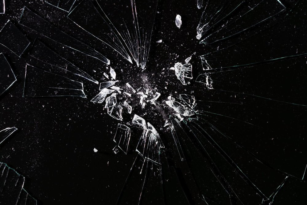 Разбитое стекло