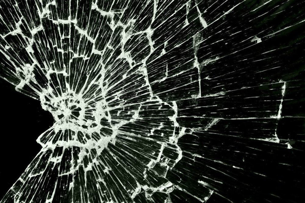 Разбитое стекло